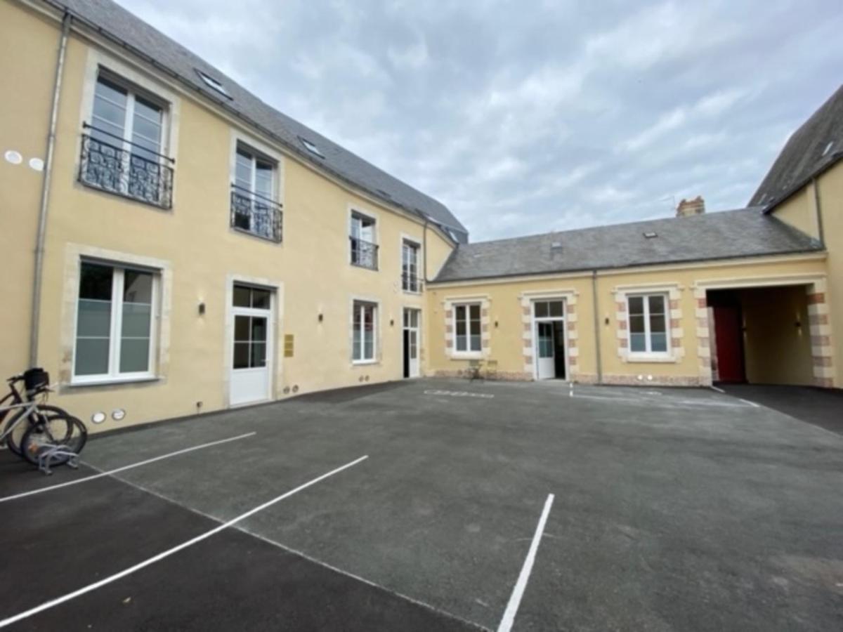 Ecole 103 Apartment La Fleche Bagian luar foto